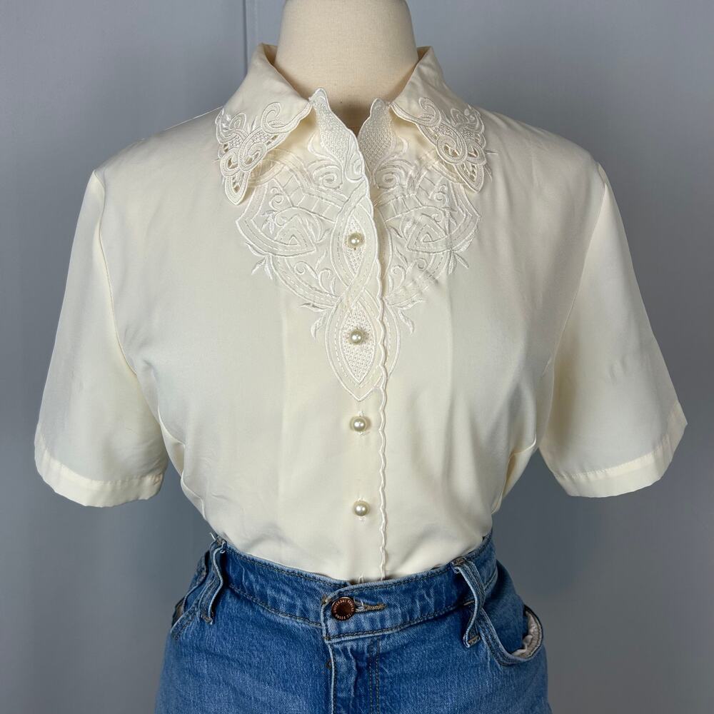 Vintage Blouse Top Size 8P 8 Petite Cream Short Sleeve Lace Coquette Academia
